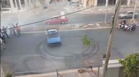 القبض على شخص لقيامه ب"التفحيط" وسط الشارع في موكب زفاف