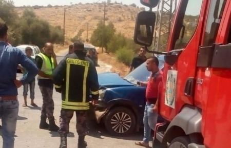 اصابات بحادث تصادم مركبتين غرب جنين