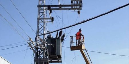 الكهرباء تصل قرية ظهر المالح جنوب جنين