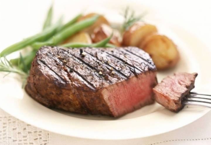 للحفاظ على نكهة اللحم اللذيذة.. إياكم أن ترتكبوا هذه الأخطاء أثناء طهيه!