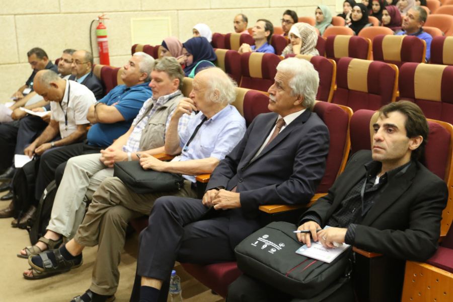  خضوري تعلن أسماء الفائزين بأفضل رسالتي ماجستير وتكرم المشاركين في المؤتمر الفلسطيني السادس للتوجهات الحديثة في الرياضيات والفيزياء