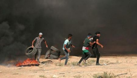 25 اصابة على حدود غزة في جمعة "شهيد القدس"