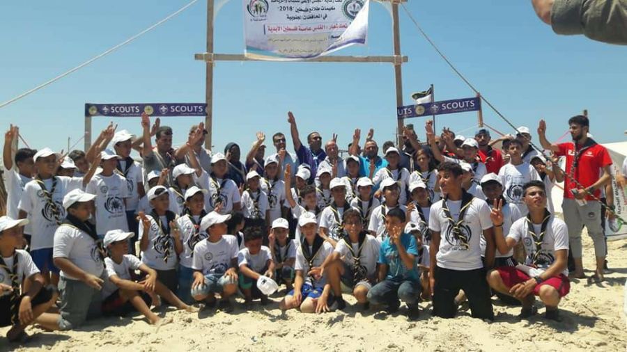 الدكتور ابو هولي يفتتح المخيم الكشفي البحري السادس في غزة