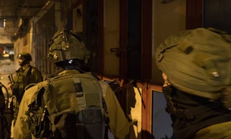 الخليل: اعتقال 4 بينهم امرأة على خلفية عملية 'عتصيون'