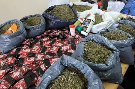 الأجهزة الأمنية تضبط كمية كبيرة من المخدرات في عناتا