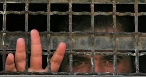 أكثر من 700 أسير مريض.. هكذا تعدم إدارة سجون الاحتلال الأسرى طبيا