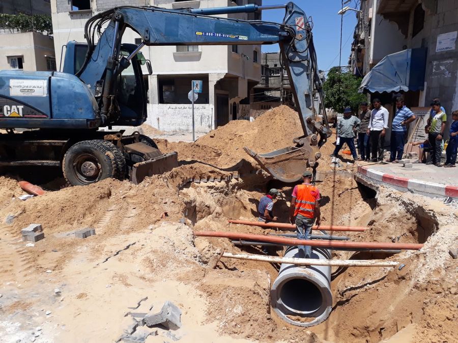 بلدية غزة تشرع بتنفيذ مشروع لتصريف مياه الأمطار في المناطق الأكثر سخونة