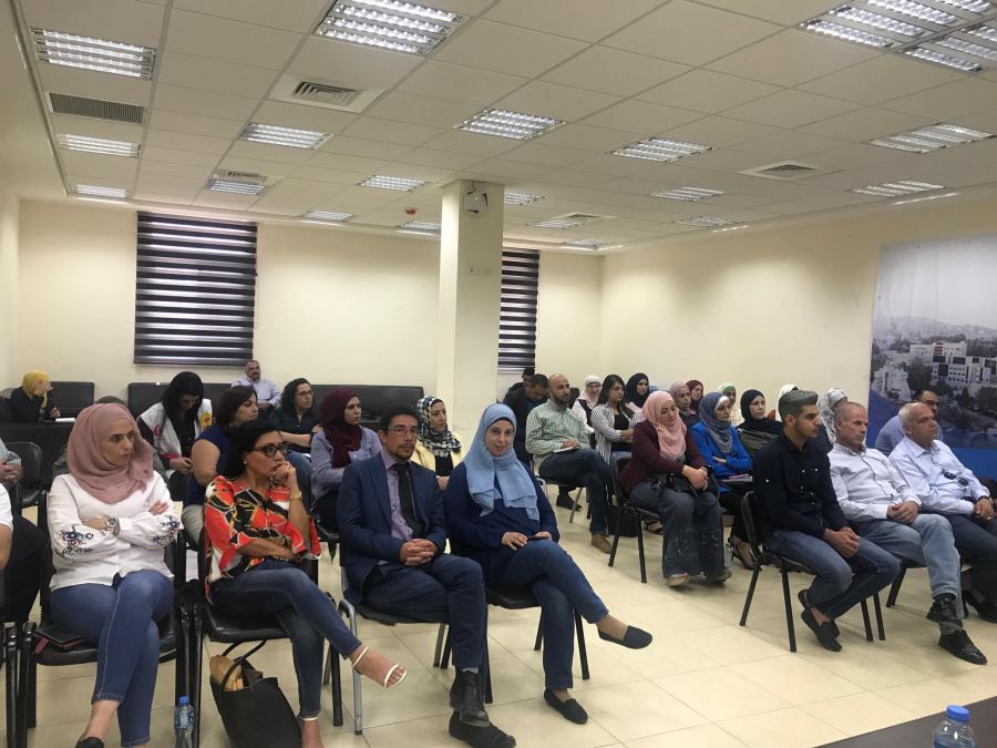 تنمية القدس تخرج دورة لغة الاشارة للصم