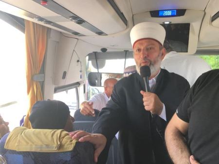 انطلاق قافلة حجاج مكرمة خادم الشريفين لأسر شهداء محافظة جنين إلى الديار الحجازية لأداء مناسك الحج
