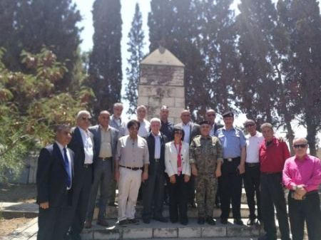 محافظ جنين يستقبل أبناء عائلة المناضل العراقي المرحوم عمر علي قائد معركة جنين