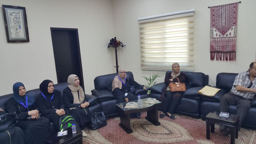  قلقيلية : وداع حجاج اسر الشهداء إلى الديار الحجازية
