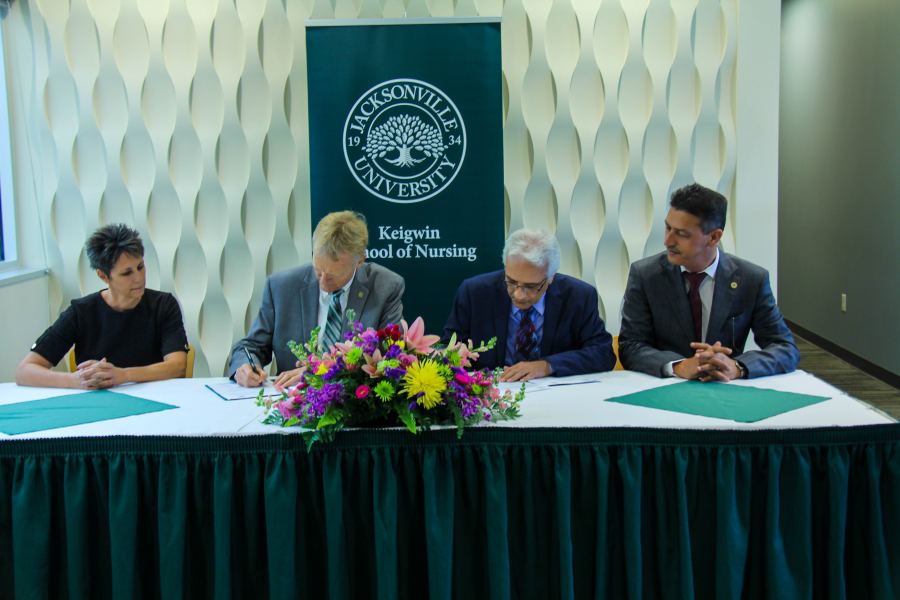 الجامعة العربية الأمريكية وجامعة جاكسونفيل توقعان اتفاقية لطرح برنامج الدكتوراه في التمريض