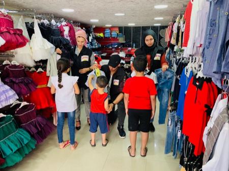 بازار حملة "الأمل " الخيري اعاد فرحة العيد للعائلات المستورة