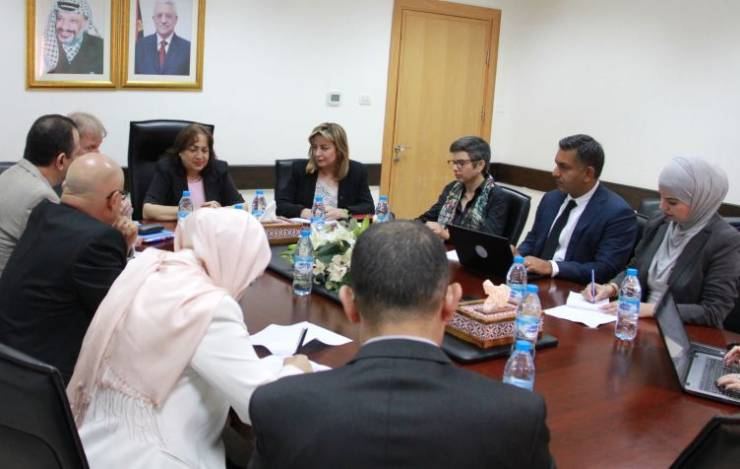 'الصحة' تبحث تطبيق التغطية الصحية الشاملة بفلسطين
