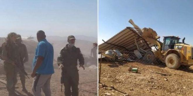  جرافات الاحتلال تهدم “بركساً” جنوب طوباس