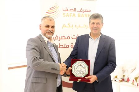 بهدف إعداد كفاءات شابة مصرف الصفا الإسلامي يعقد دورة تدريبية لطلبة جامعة القدس/أبو ديس 