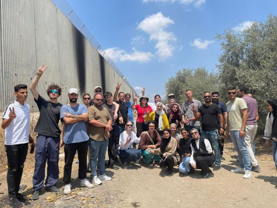 قلقيلية : المحافظ يلتقي وفدا من جمعية التضامن الفلسطيني/بلجيكا ويطلعهم على واقع المحافظة