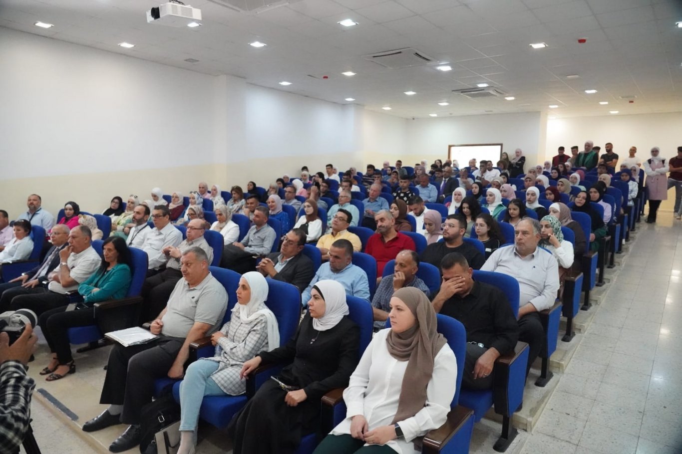 جامعة القدس تبدأ 