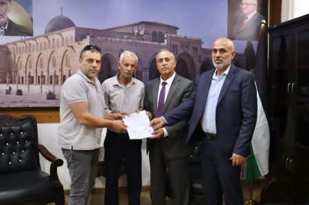 تسليم كشوفات متضرري عدوان الاحتلال الإسرائيلي على مخيم جنين