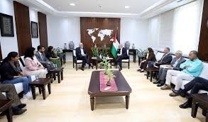 الوفد عمل على تركيب 473 طرفا صناعيا لذوي الاحتياجات الخاصة وجرحى عدوان الاحتلال