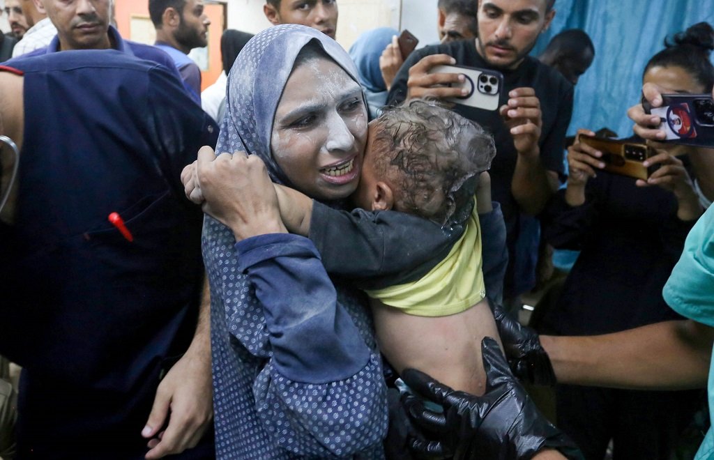 استشهاد مواطنة و3 أطفال في غارة للاحتلال على خيمة للنازحين غرب خان يونس