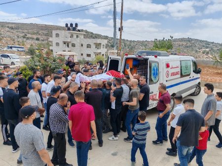 سلواد تودع شهيدها خميس عياد إلى مثواه الأخير