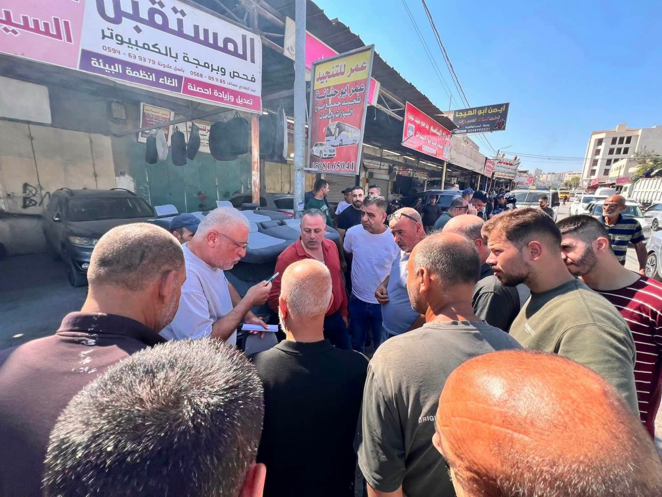 رئيس بلدية جنين يتفقد المنطقة الصناعية ويبحث سبل تنظيمها وتحسين واقعها
