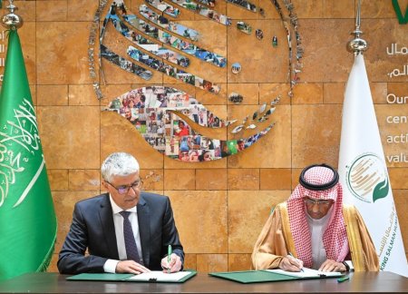 مركز الملك سلمان للإغاثة ومؤسسة التعاون يوقعان اتفاقيتين لدعم أيتام غزة والأسر الزراعية الأكثر هشاشة