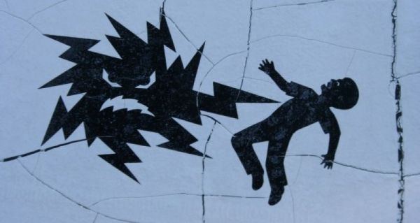 وفاة طفل جراء صعقة كهربائية في الخليل