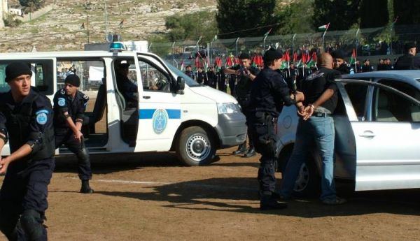 جنين: الشرطة تعتقل 22 مطلوبا وتضبط مركبة غير قانونية