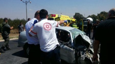 23 إصابة بحادث تصادم حافلة ومركبة 