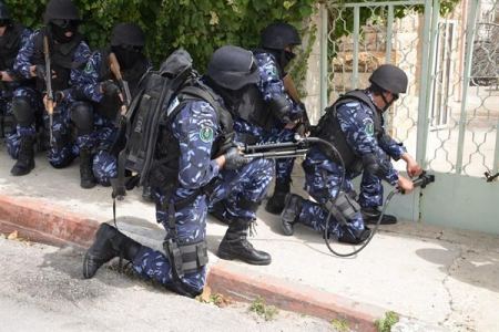 شرطة جنين تلقي القبض على 11 مطلوب للعدالة في السيلة الحارثية 