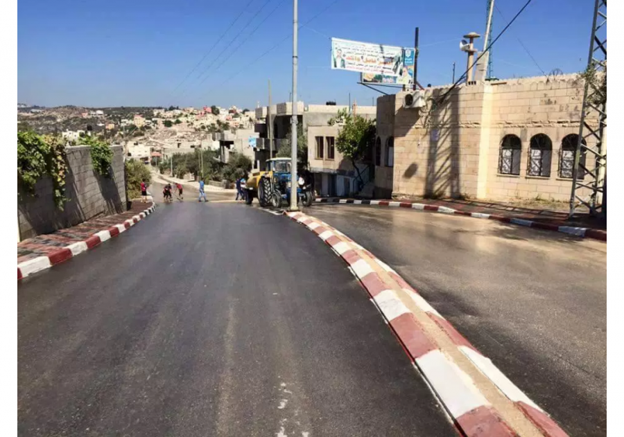 بالصور: يوم تطوعي لتنظيف مدخل قرية العرقة غرب جنين 