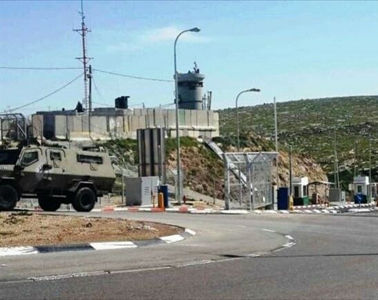 اعتقال شاب على حاجز الكونتينر 