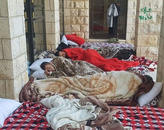 طلاب جامعة بيرزيت يشرعون بإضراب مفتوح عن الطعام