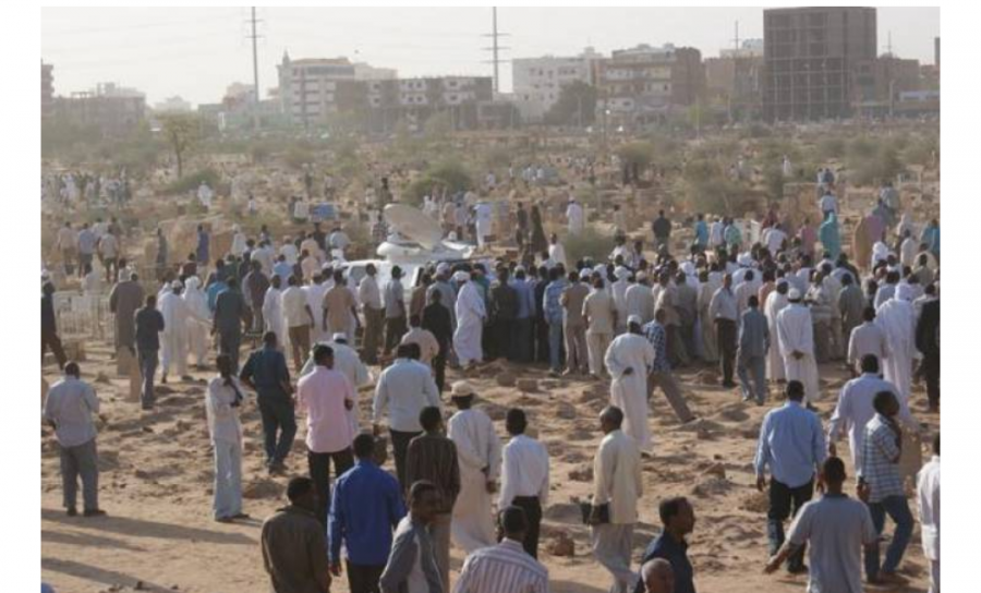 بعد 6 ساعات من دفنه في المقبرة يخرج الطفل محمد ليبلغ عن المفاجأة الكبرى!