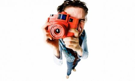 لقي حتفه بسبب صورة .. تابع