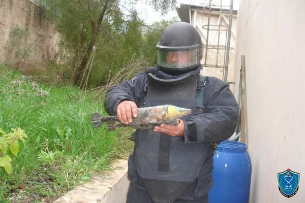 الشرطة تتلف جسمين مشبوهين في جنين 