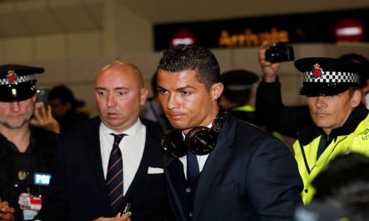 الحكم على كريستيانو رونالدو بالسجن سنة واحدة في فرنسا،، لماذا ! 