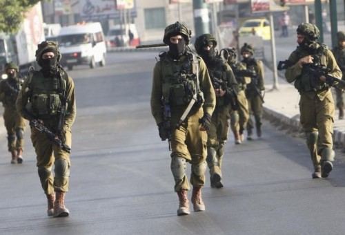 الاحتلال يفرض إغلاقا شاملا على الضفة وسط دعوات لتكثيف اقتحامات “الأقصى”