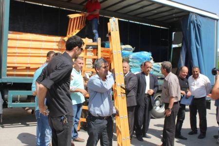 هيئة مقاومة الجدار والاستيطان تسلم معدات زراعية للقرى الواقعة محاذاة الجدار في منطقة يعبد