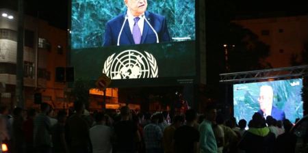  الرئيس: إما الاستقلال أو الحقوق الكاملة للجميع على أرض فلسطين التاريخية