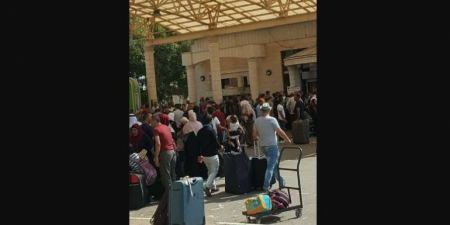 حركة نشطة على معبر الكرامه و٨ الاف مسافر تنقلوا امس السبت