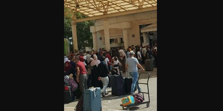 حركة نشطة على معبر الكرامه و٨ الاف مسافر تنقلوا امس السبت