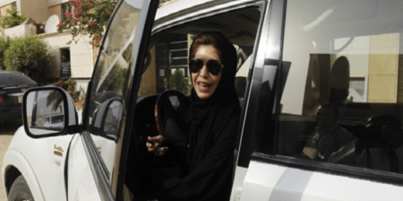 ما هي شروط قيادة المرأة للسيارة في السعودية؟