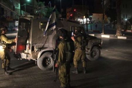 الاحتلال يعتقل 3 شبان في القدس