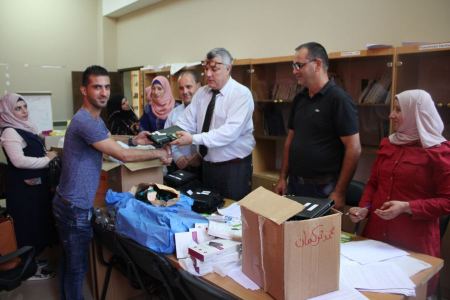 تسليم اجهزة تابلت لفريق المراقبين المدربين للبدء في عملية التعداد في محافظة جنين