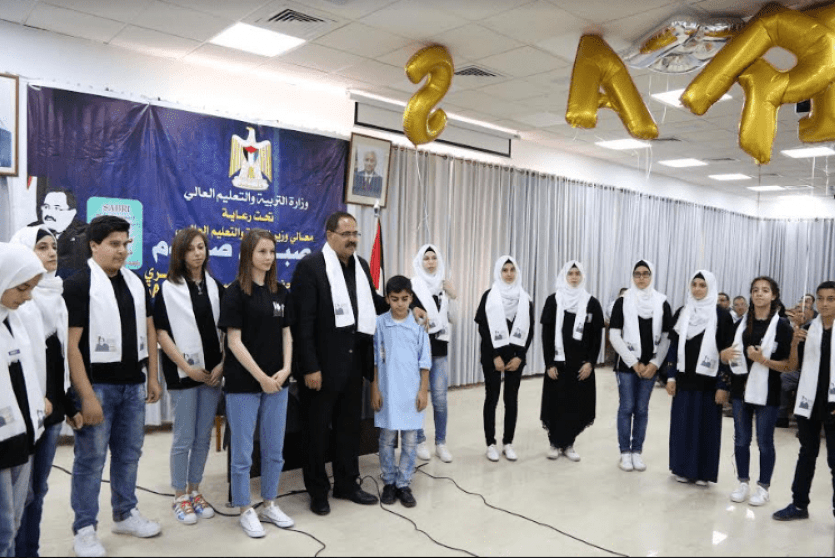 ما هي المسابقة الوطنية الأولى في مفردات اللغة الإنجليزية؟