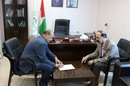 ابو يوسف يتسلم رسميا دائرة التنظيمات الشعبية في منظمة التحرير الفلسطينية