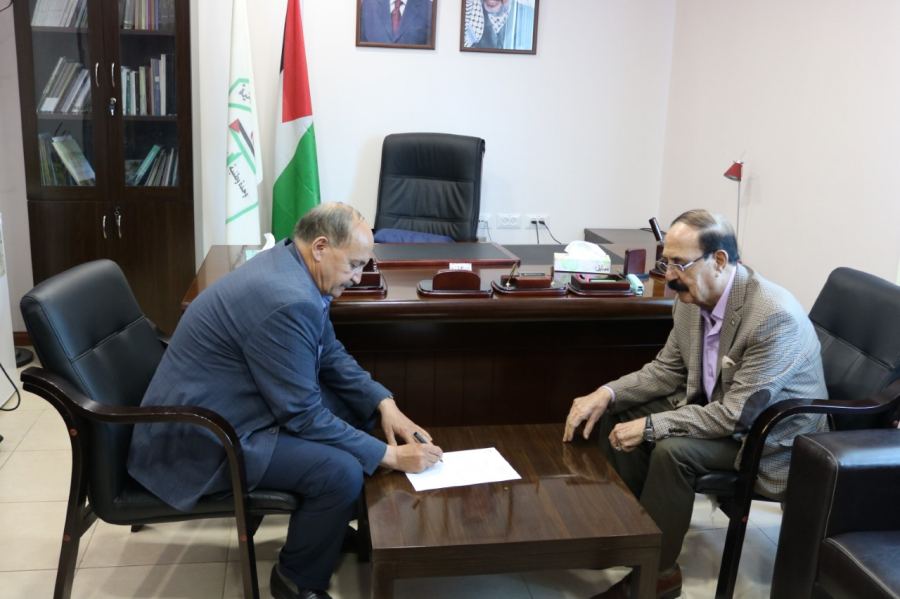 ابو يوسف يتسلم رسميا دائرة التنظيمات الشعبية في منظمة التحرير الفلسطينية